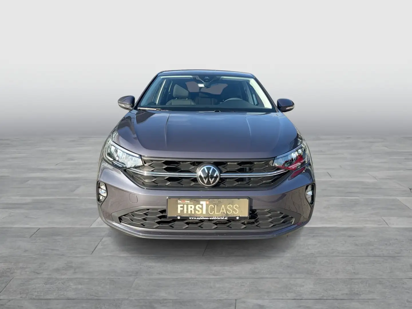 Volkswagen Taigo 4Me TSI Grau - 2