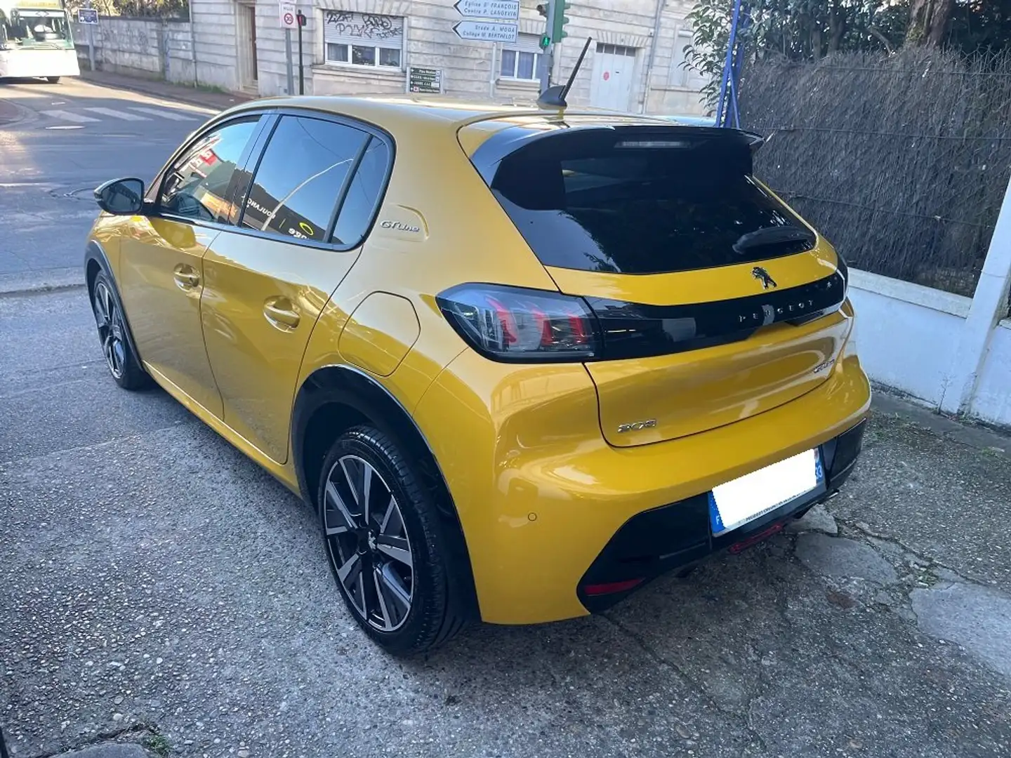 Peugeot 208 PureTech 100 S Giallo - 2