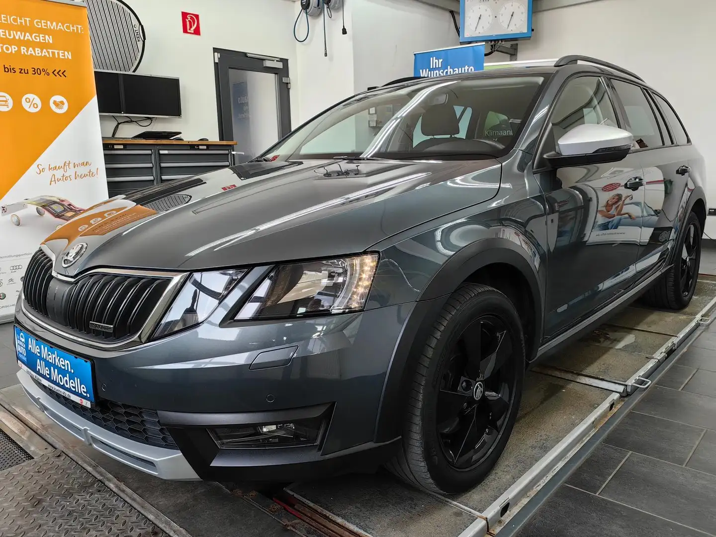 Skoda Octavia Combi Scout 4x4*AHK*Standhzg*Navi+Android Gris - 2