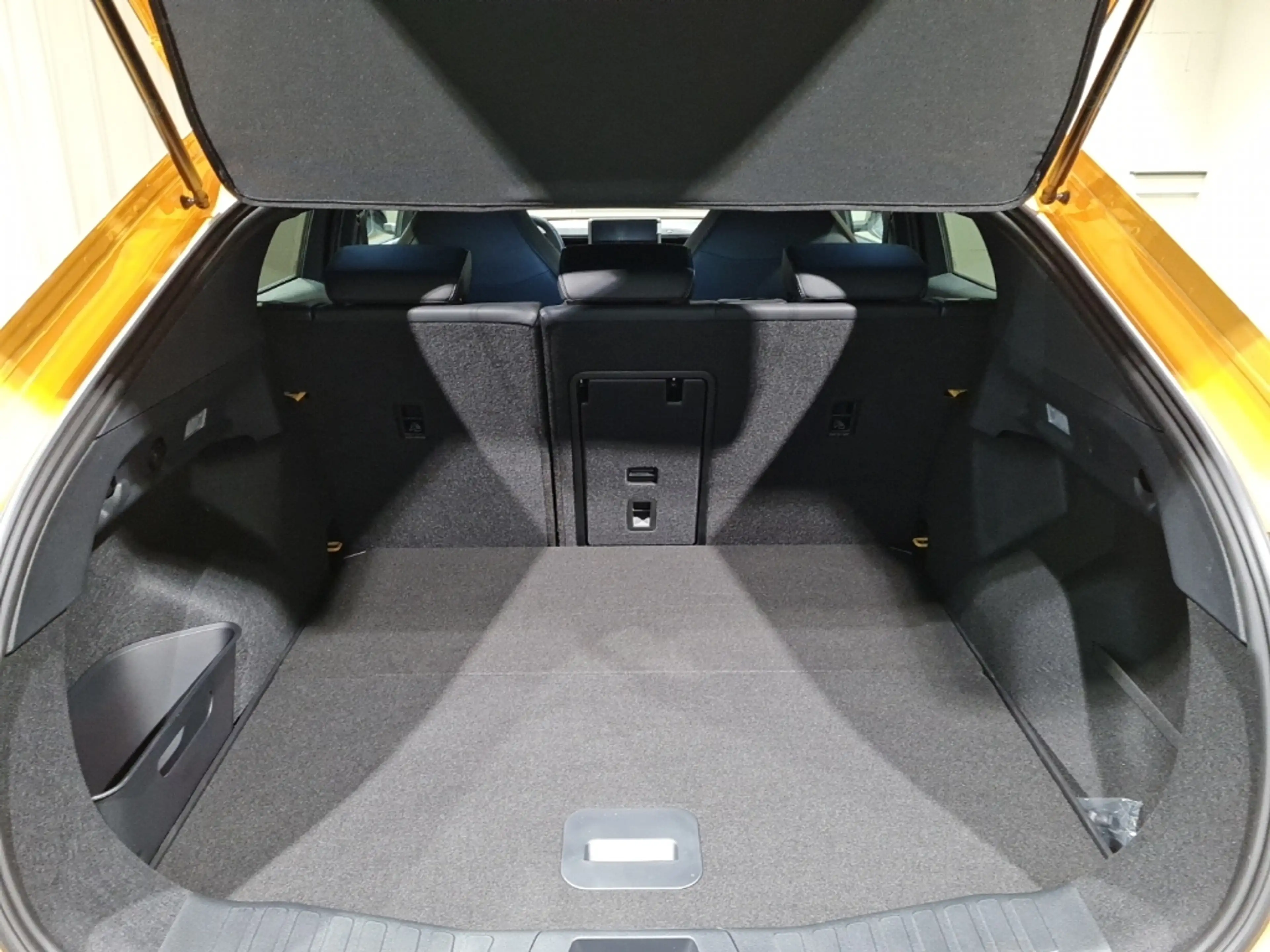 Ford Capri Select 77kWH "Komfort-Paket"B&O"WP" — photo 10