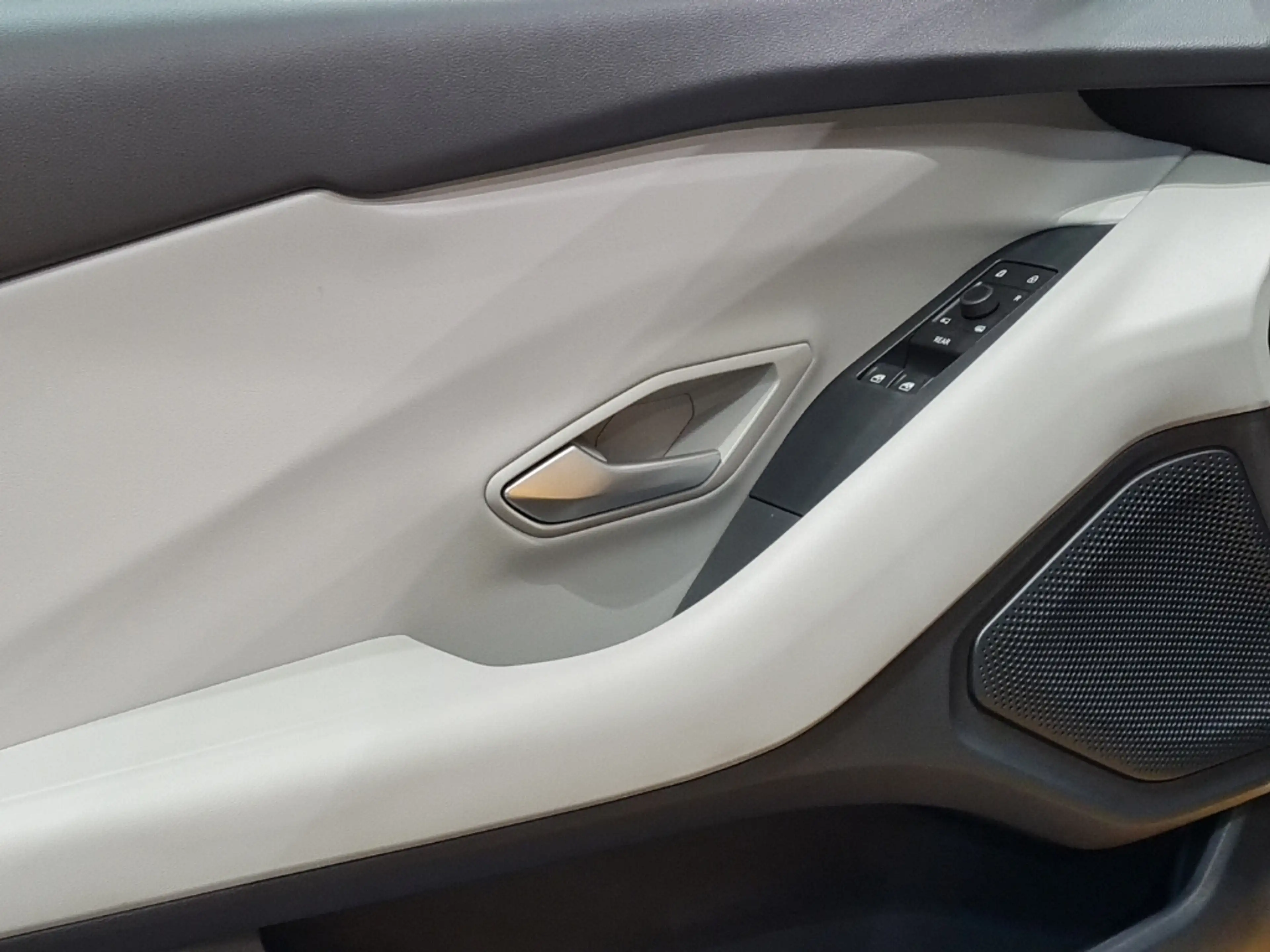 Ford Capri Select 77kWH "Komfort-Paket"B&O"WP" — photo 11