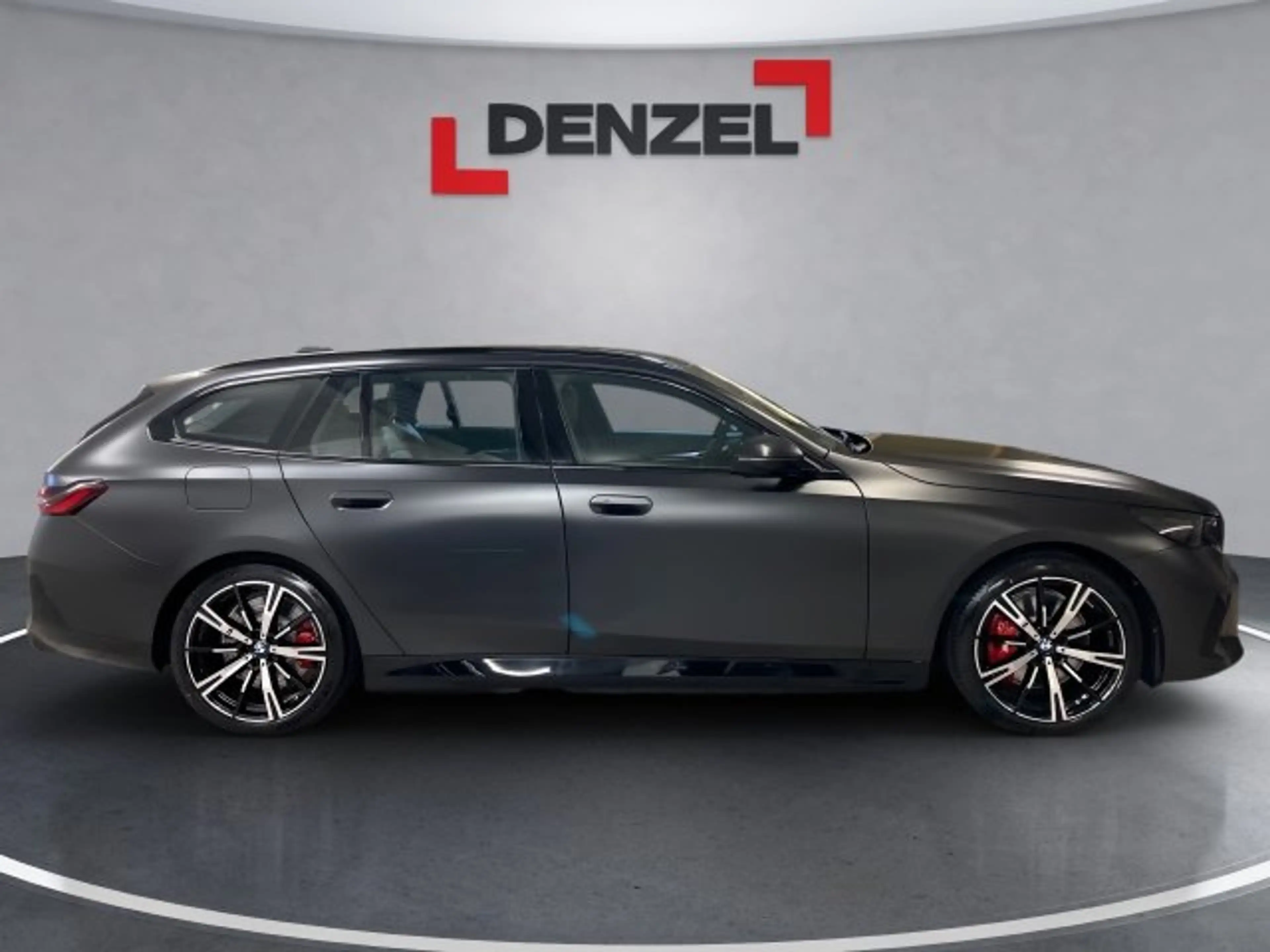 BMW 550 e xDrive Touring — photo 5