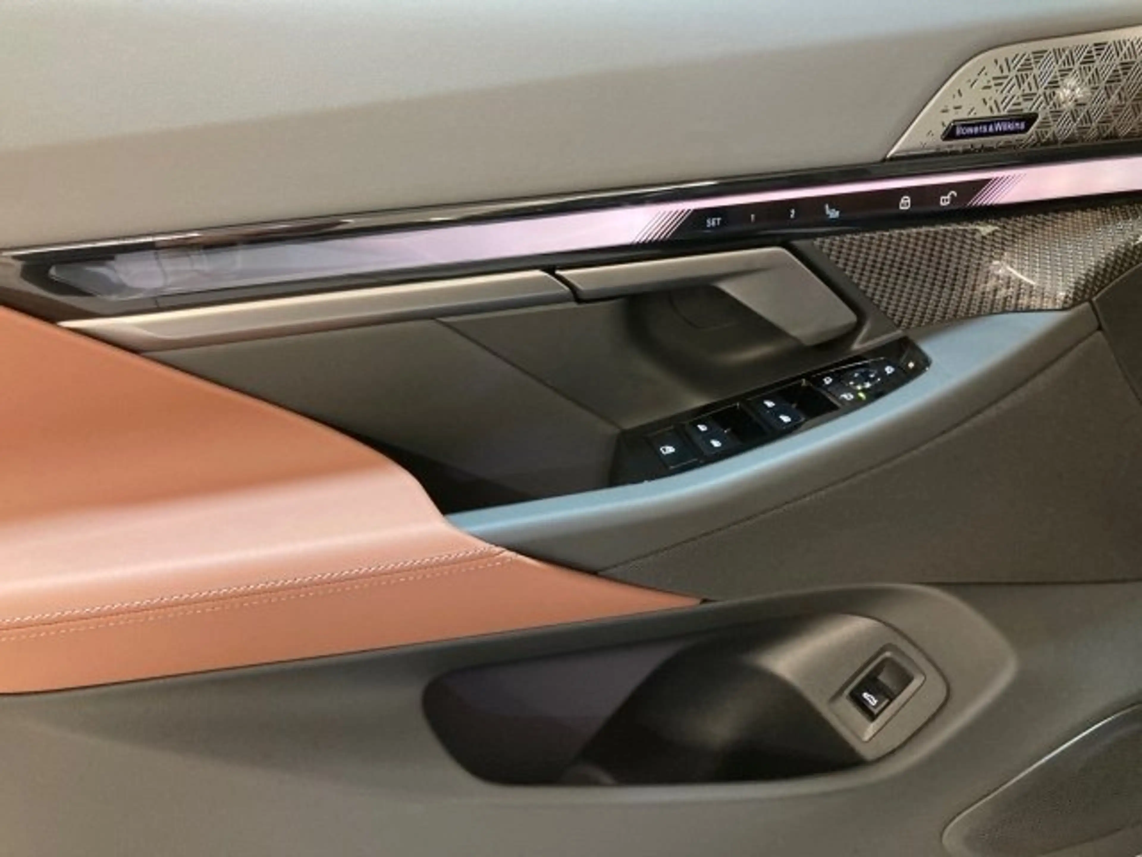 BMW 550 e xDrive Touring — photo 15