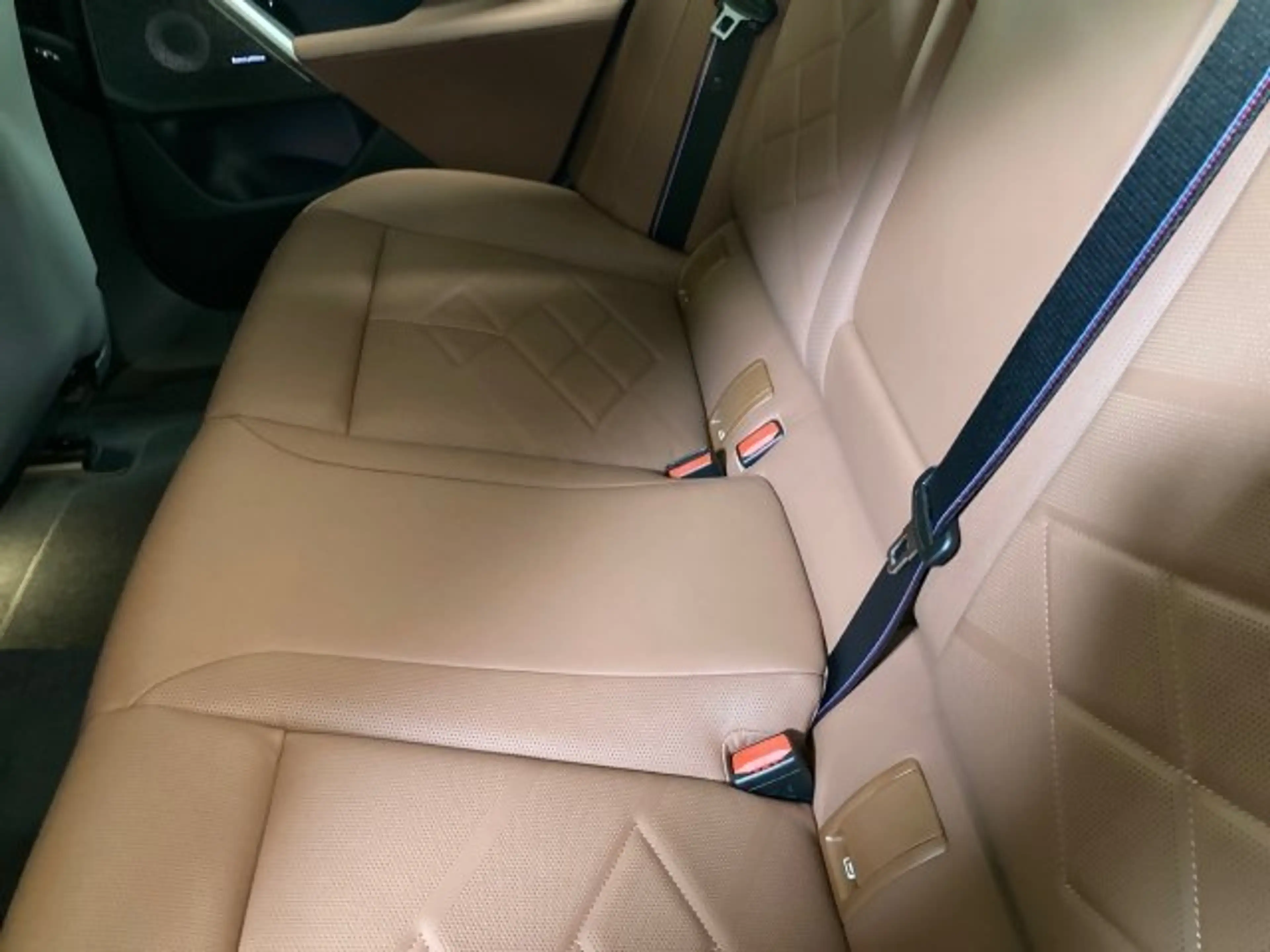 BMW 550 e xDrive Touring — photo 13