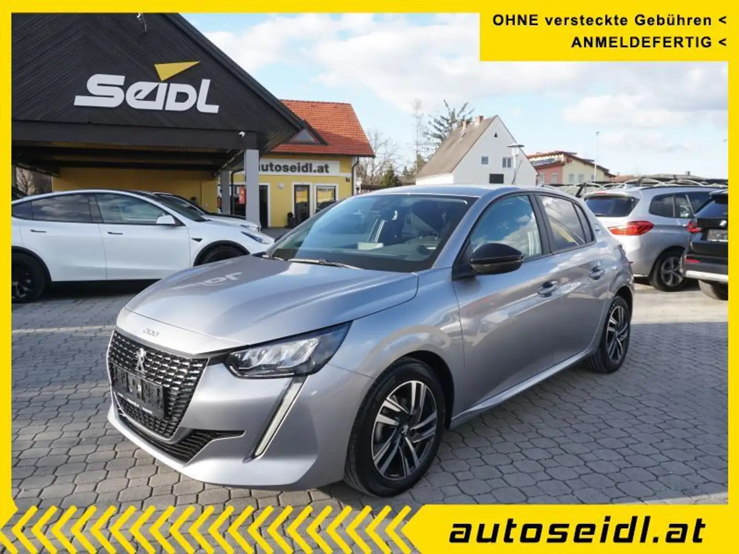 Peugeot 208 1,2 Style PureTech *2023er!!* Grau - 1