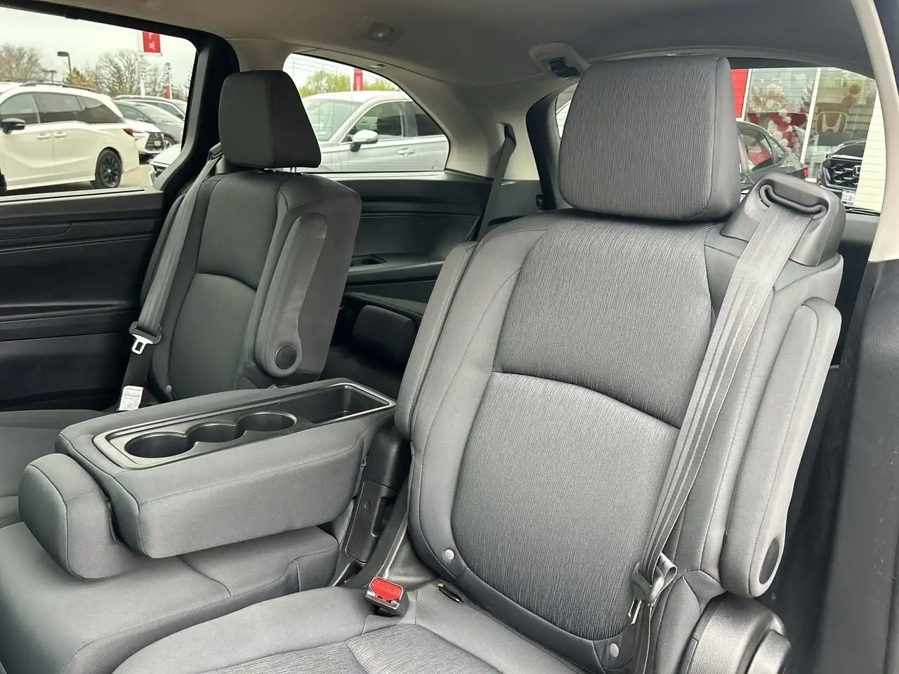 Honda Odyssey снимка Honda Odyssey