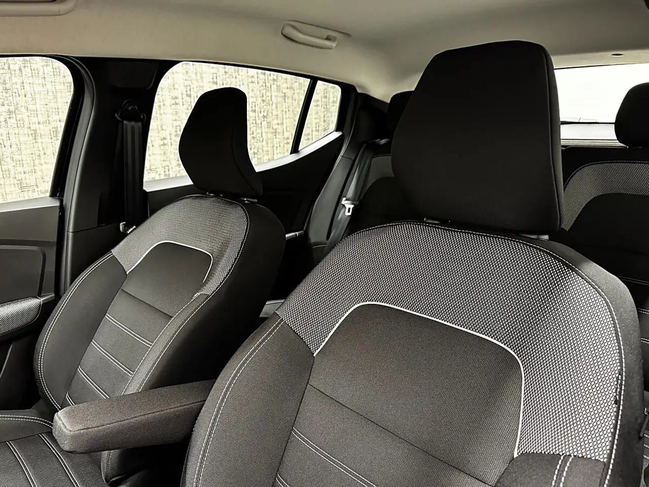 Dacia Sandero / LANE ASSIST/ TEMPOMAT/ SPORTSITZE V. MIT SITZ... 10
