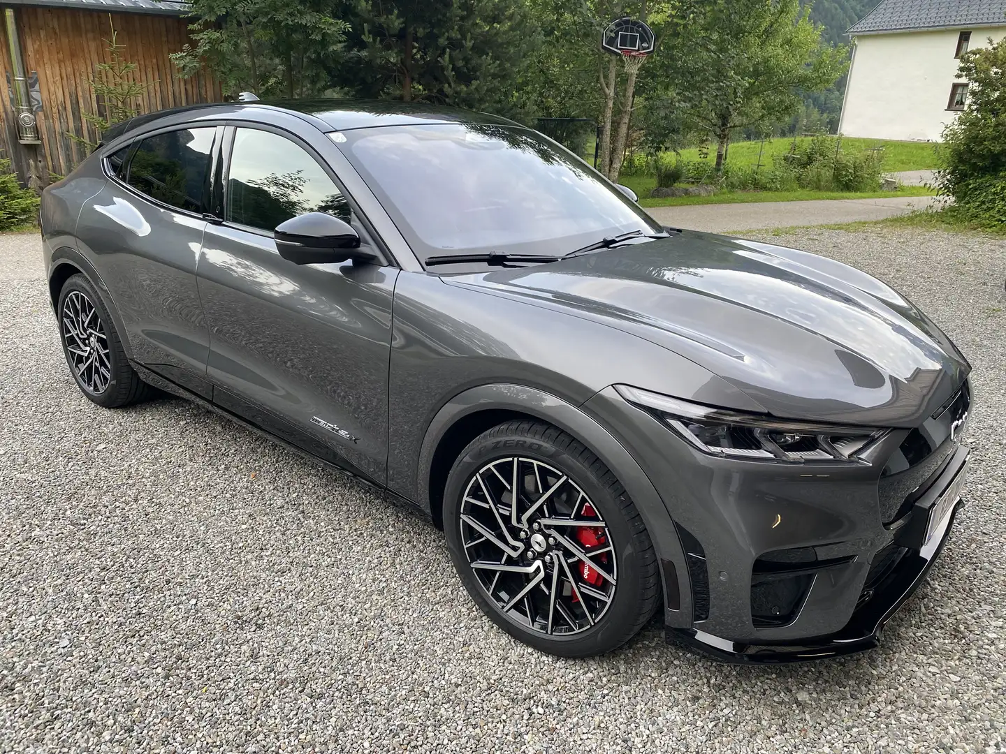 Ford Mustang Mach-E AWD GT, Nur 8800km Grau - 1