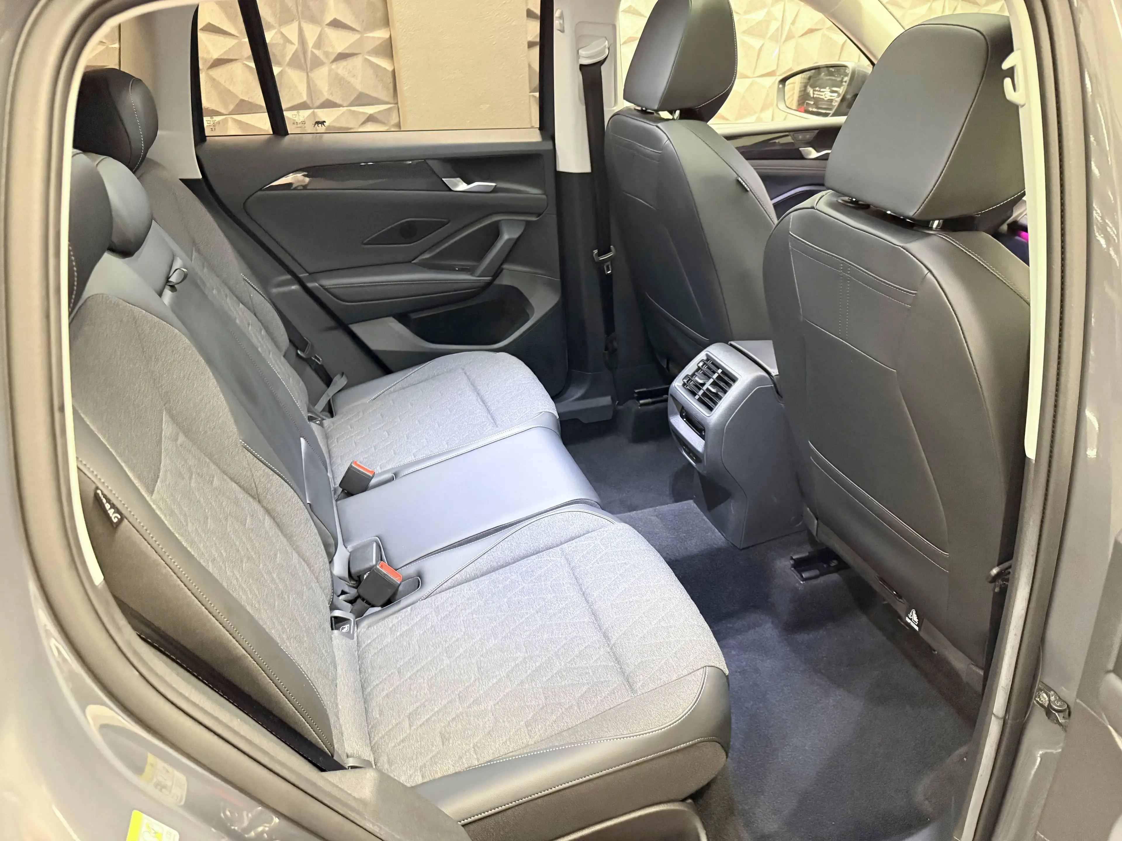 Volkswagen Tiguan Tiguan 2.0 TDI DSG Life, Garantie 2029, AHK, ACC, LAN — photo 15