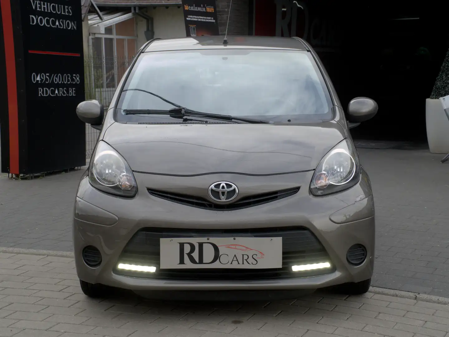 Toyota Aygo Aygo 1.0i Active*AIRCO*AUTOMATIQUE*GARANTI 12 MOIS Brun - 2