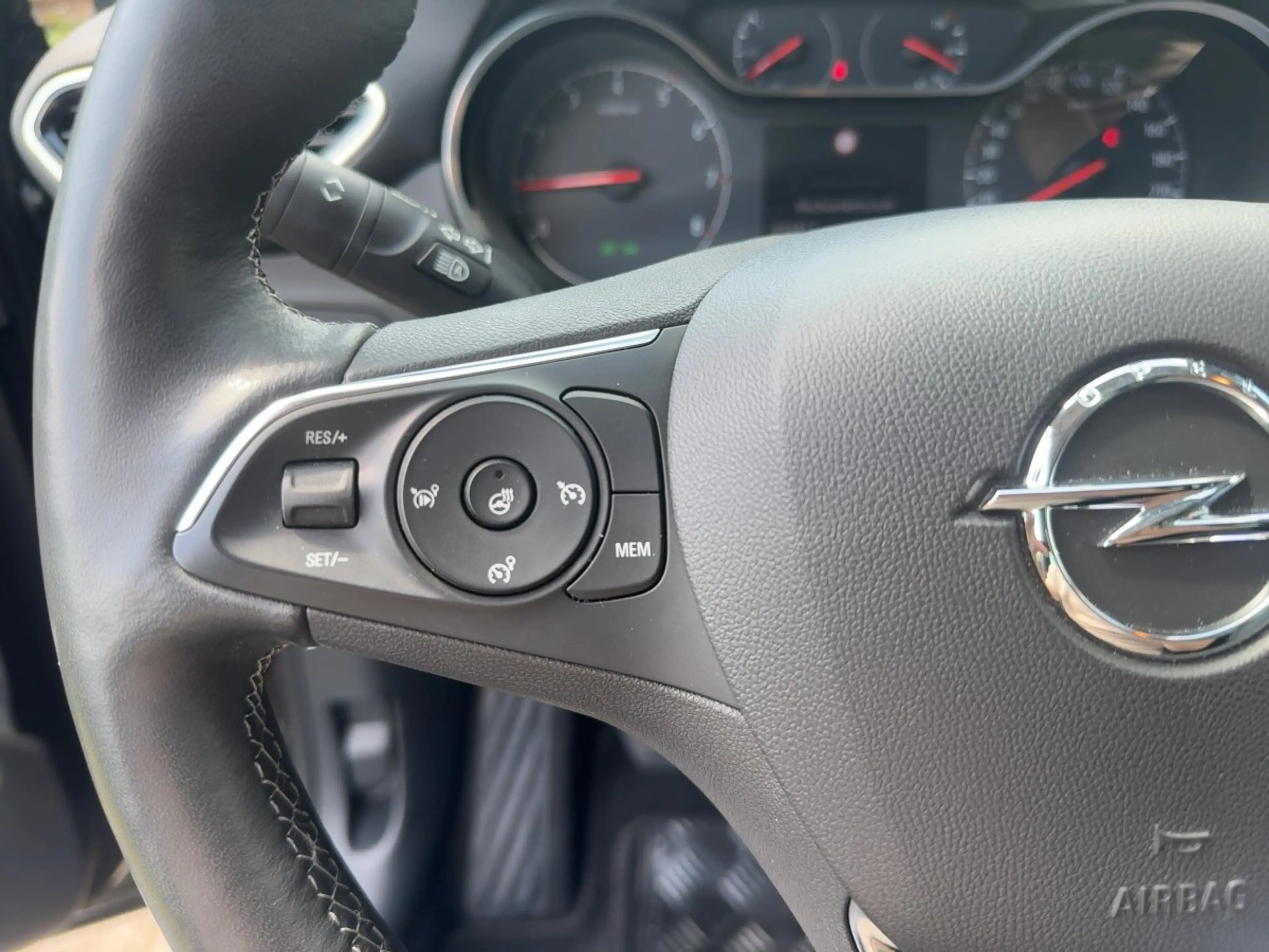 Opel Crossland 1.2 Turbo Elegance LED+Navi+SHZ+KlimaA — photo 14