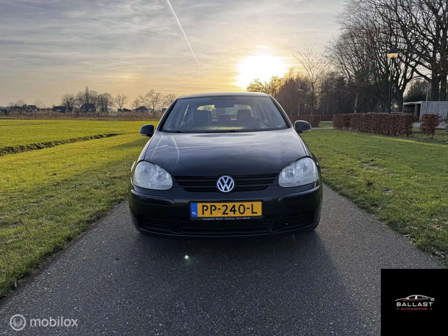 Volkswagen Golf 1.6 Comfortline Business Schwarz - 2