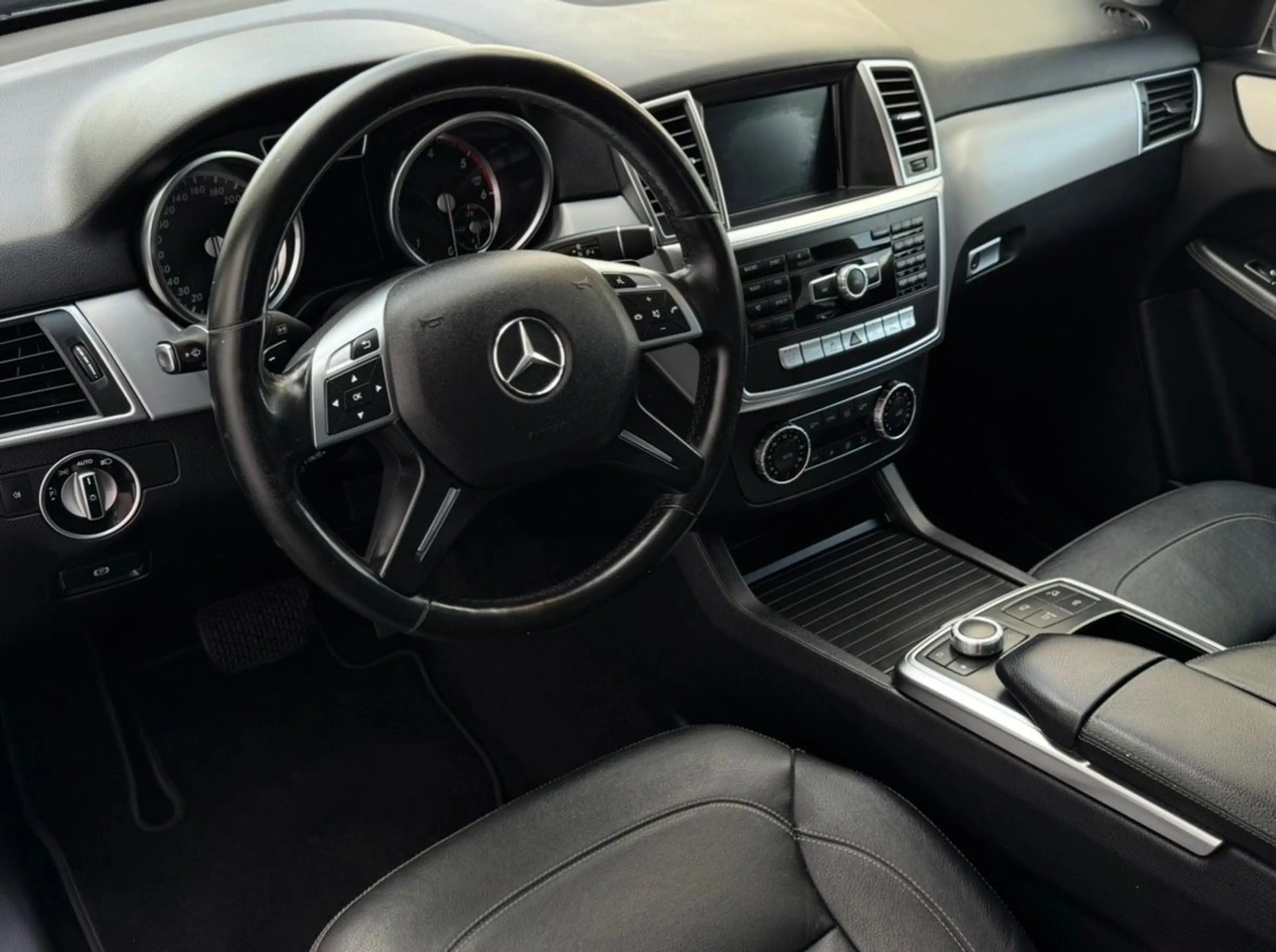 Mercedes-Benz ML 350 CDI BlueTec 4Matic NAVI,AHK,LEDER,XENON — photo 11