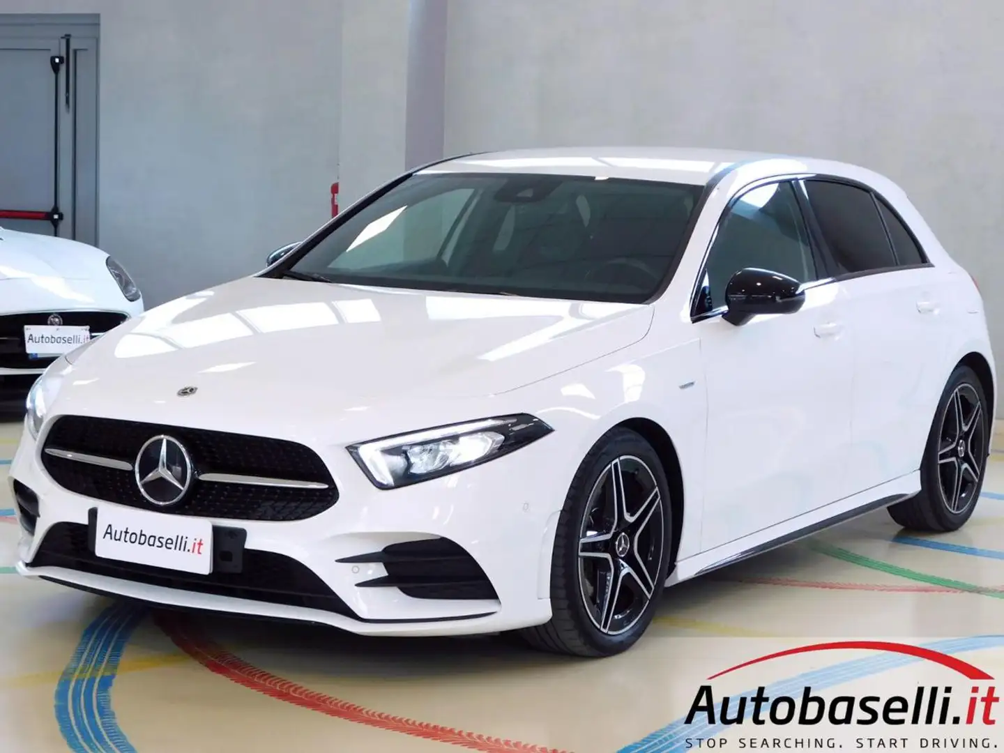 Mercedes-Benz A 200 180D 2.0 116cv PREMIUM NIGHT EDITION AUTOMATIC 8G Bianco - 2