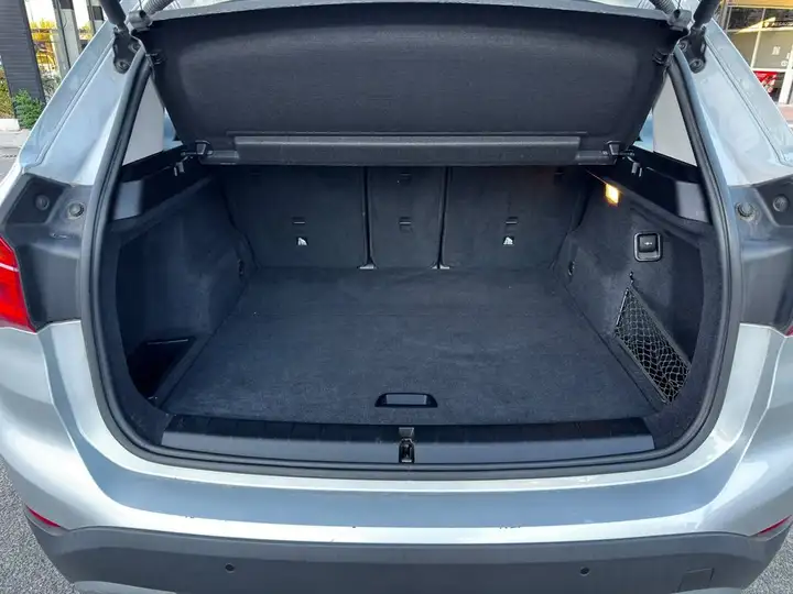 BMW X1 sDrive 18i (F48) 2016, foto 17