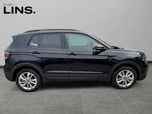 Volkswagen T-Cross view 6