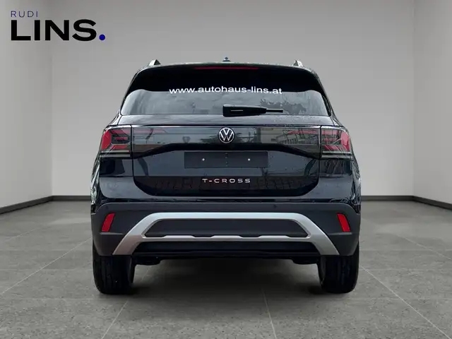 Volkswagen T-Cross view 4