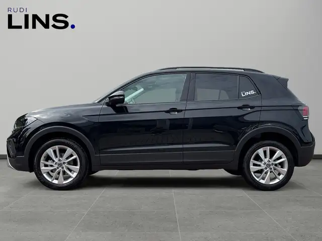 Volkswagen T-Cross view 2