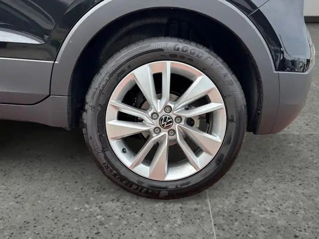 Volkswagen T-Cross view 9