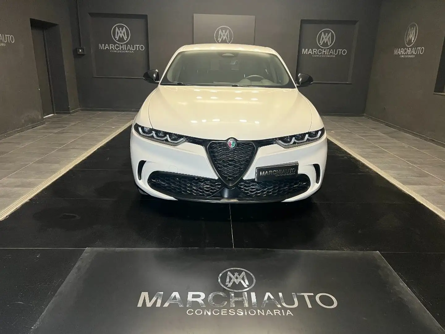 Alfa Romeo Tonale 1.6 diesel 130 CV TCT6 Veloce Wit - 2