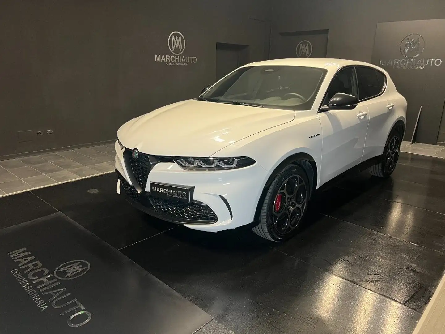 Alfa Romeo Tonale 1.6 diesel 130 CV TCT6 Veloce Wit - 1