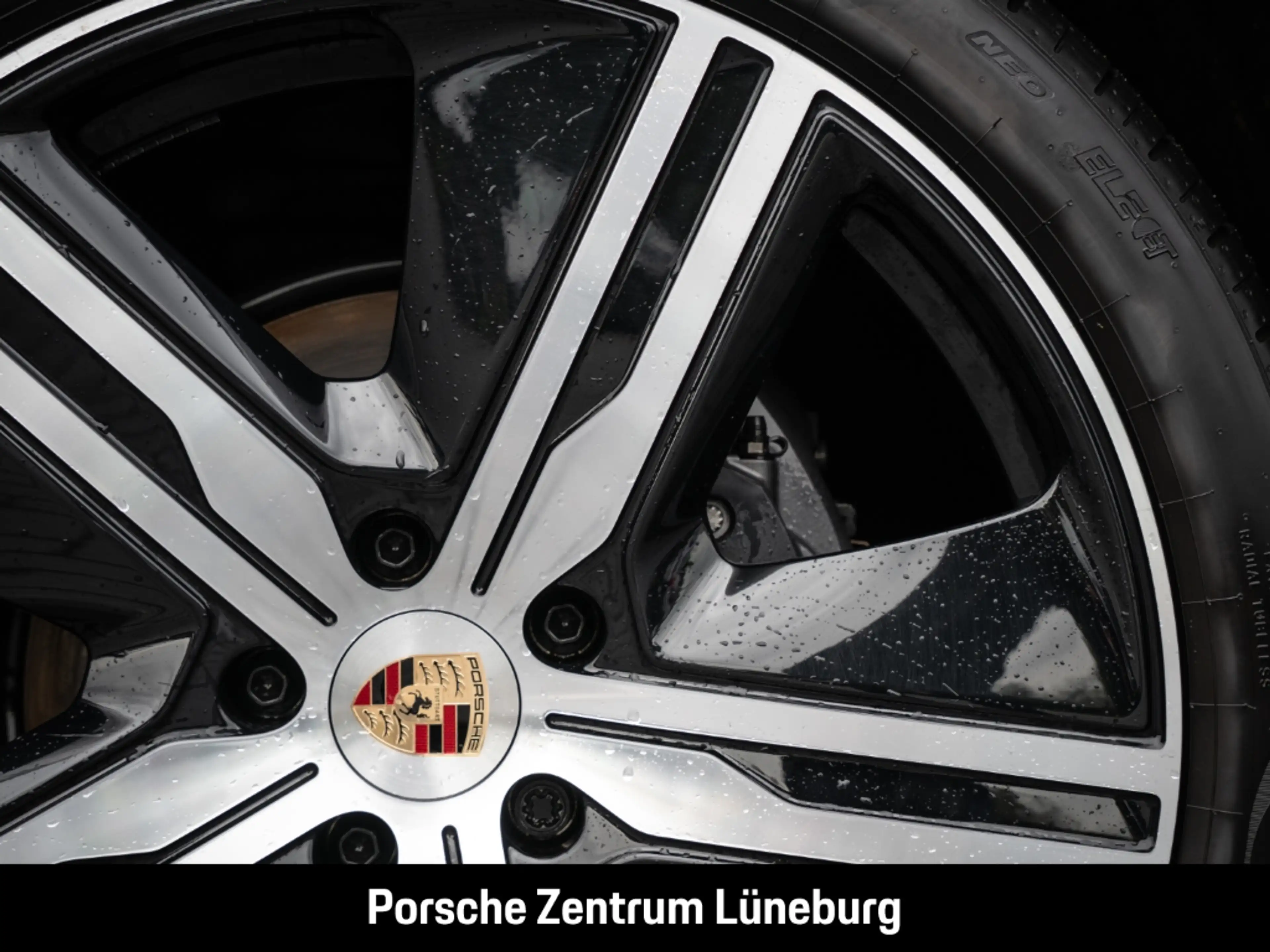 Porsche Macan 4 InnoDrive Surround-View BOSE LED-Matrix — photo 15