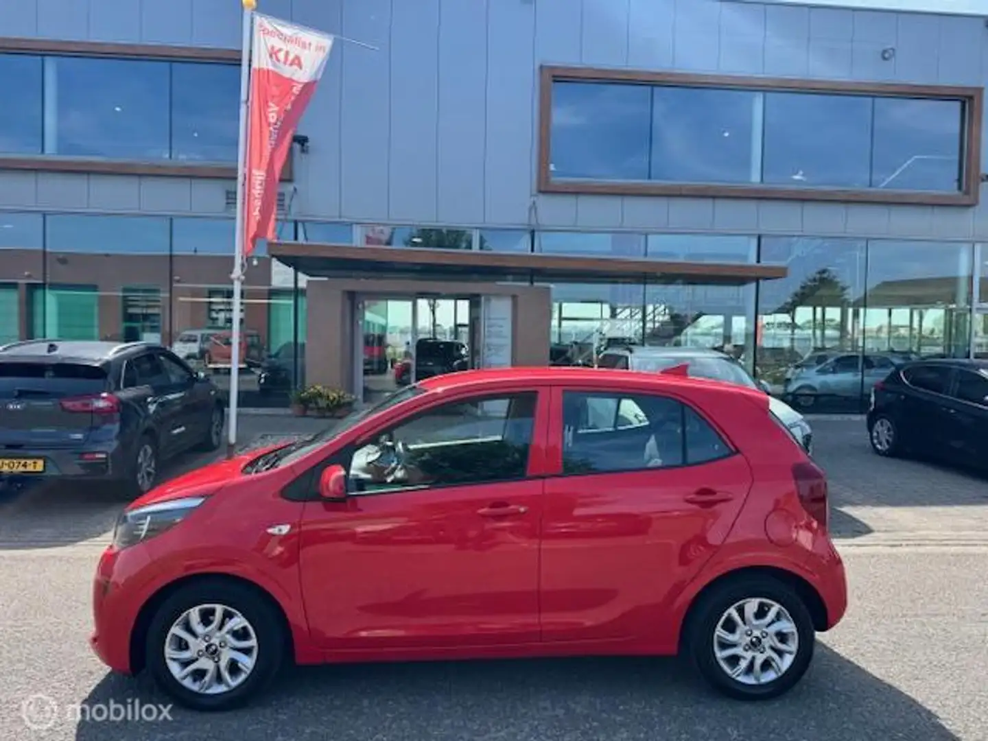 Kia Picanto 1.0 MPi Dynamic Line - Navigatie, Achteruitrijcame Rood - 2