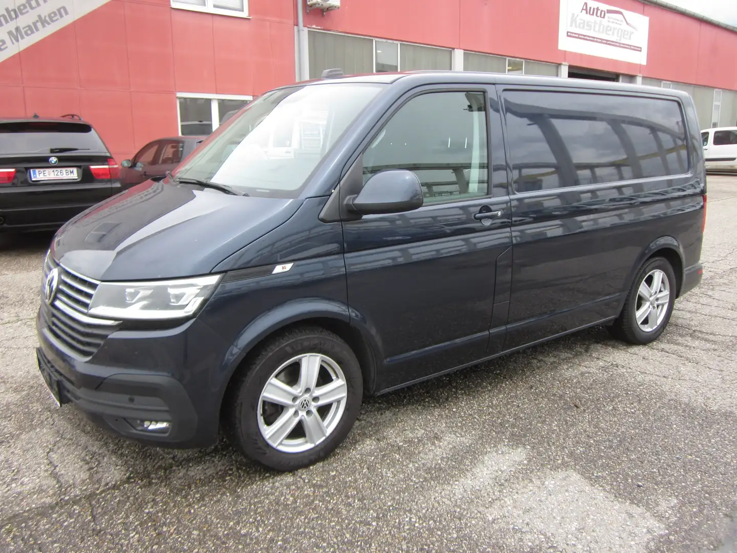 Volkswagen T6.1 Transporter Kasten KR 2,0TDI 4M DSG Virtual Navi LED AHK ACC Blau - 1