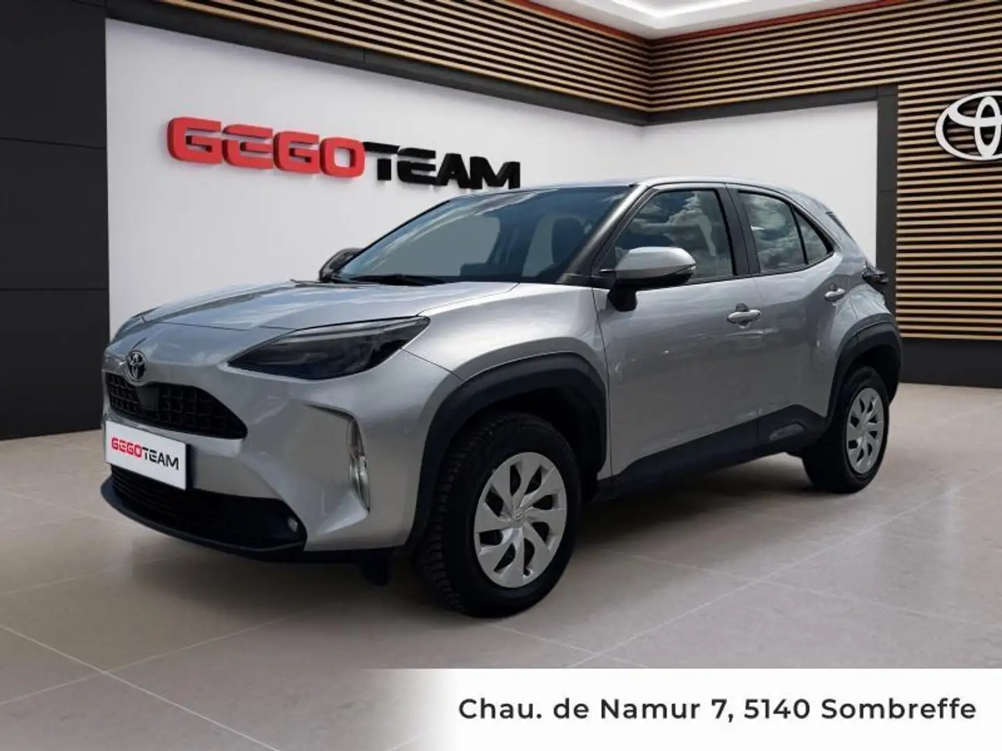 Toyota Yaris Cross 1.5 HSD DYNAMIC CARPLAY CAMERA Grijs - 1