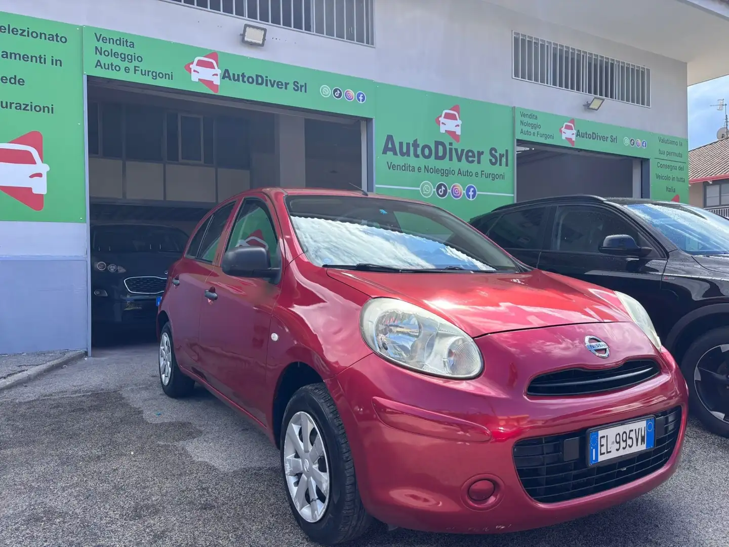 Nissan Micra 5p 1.2 Comfort Rosso - 2