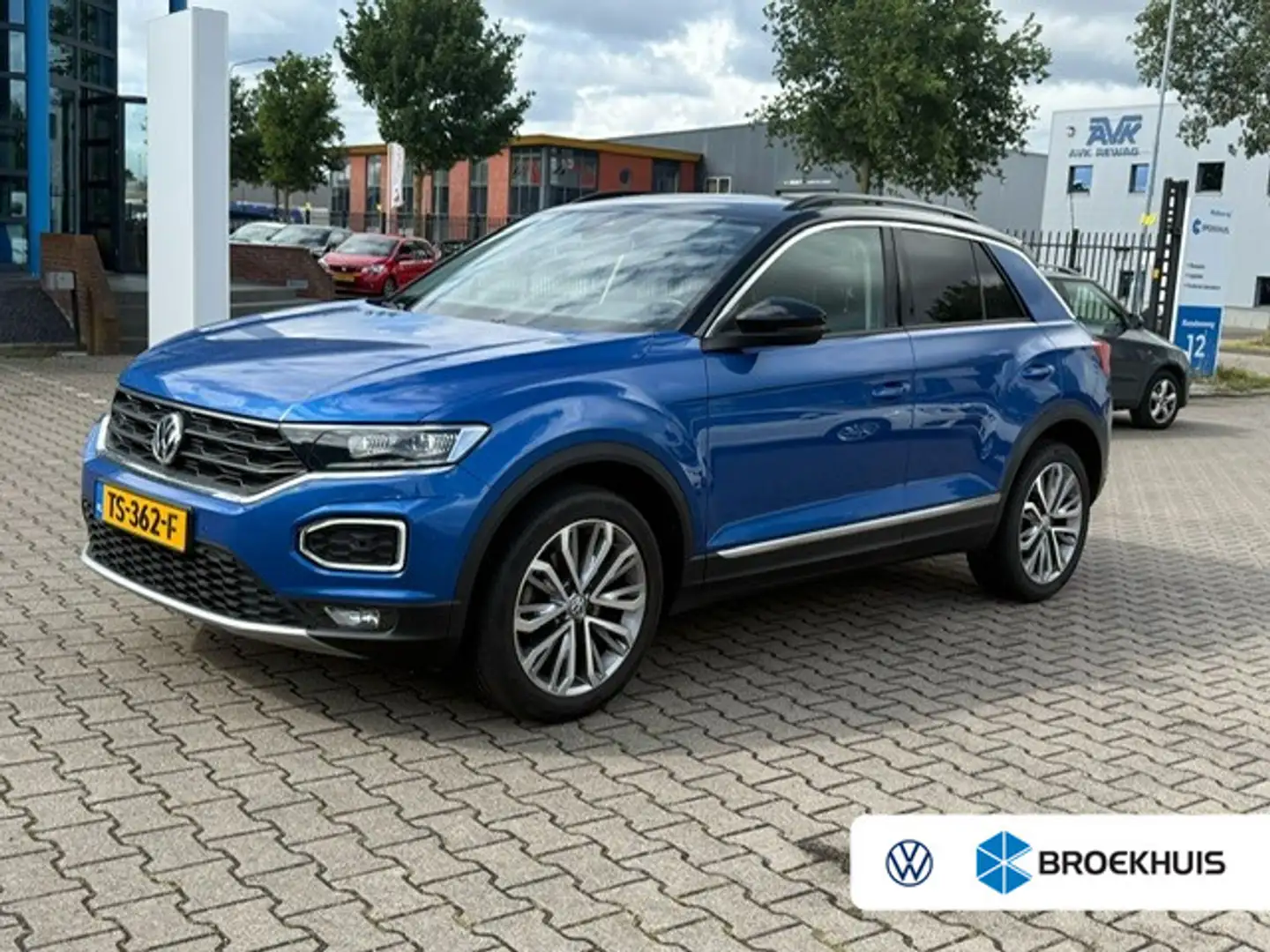 Volkswagen T-Roc 1.0 TSI 115PK Style | TREKHAAK | NAVIGATIE | ADAPT Blauw - 1