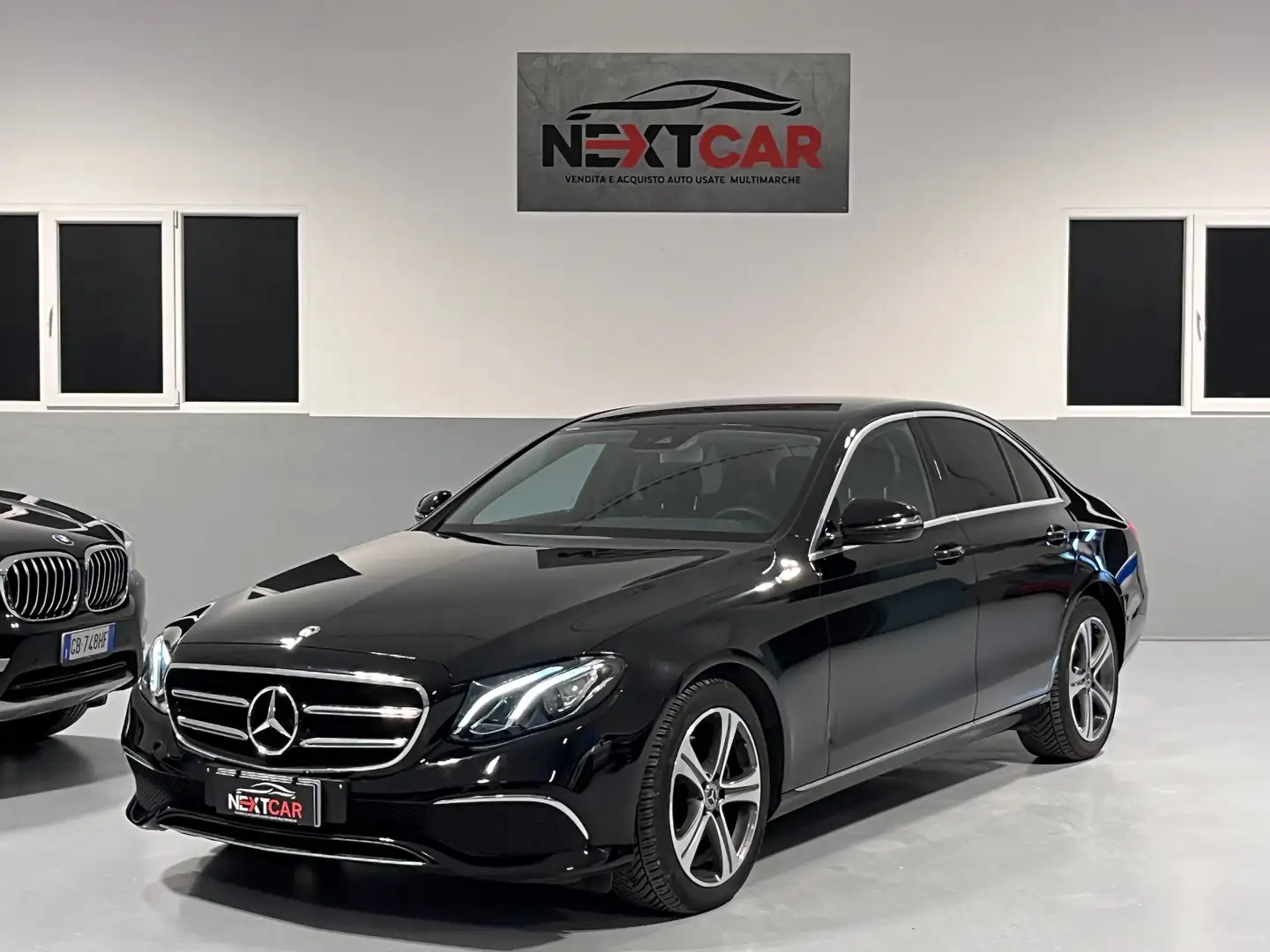 Mercedes-Benz E 220 d Premium Plus 4matic auto Schwarz - 1