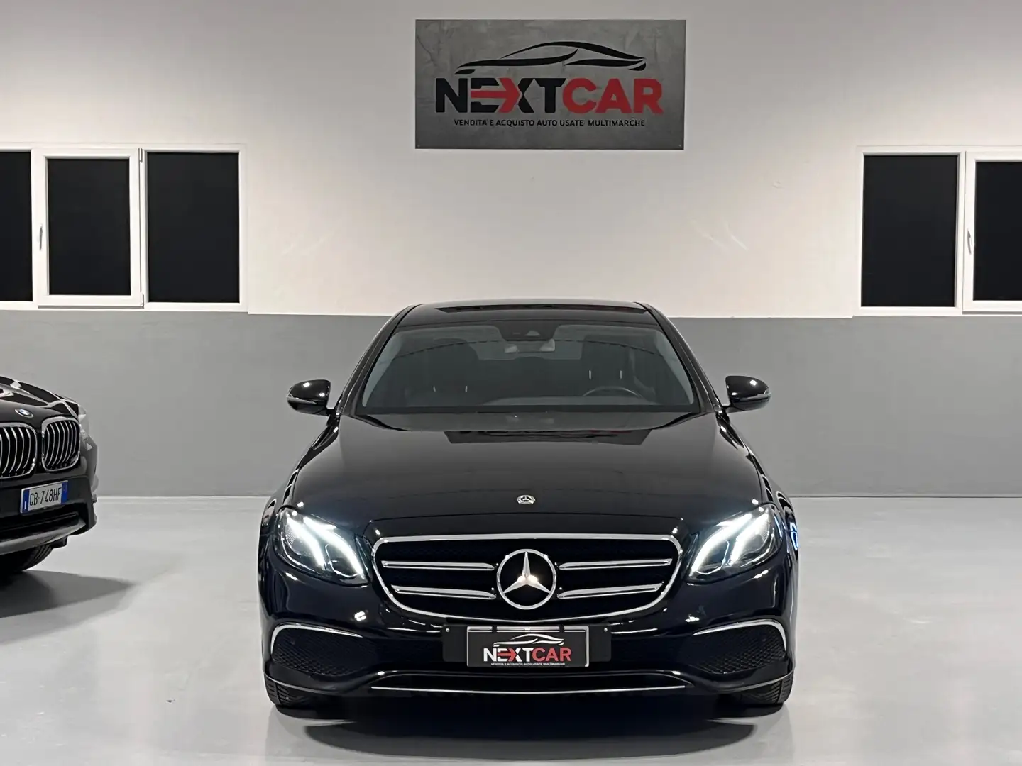 Mercedes-Benz E 220 d Premium Plus 4matic auto Schwarz - 2