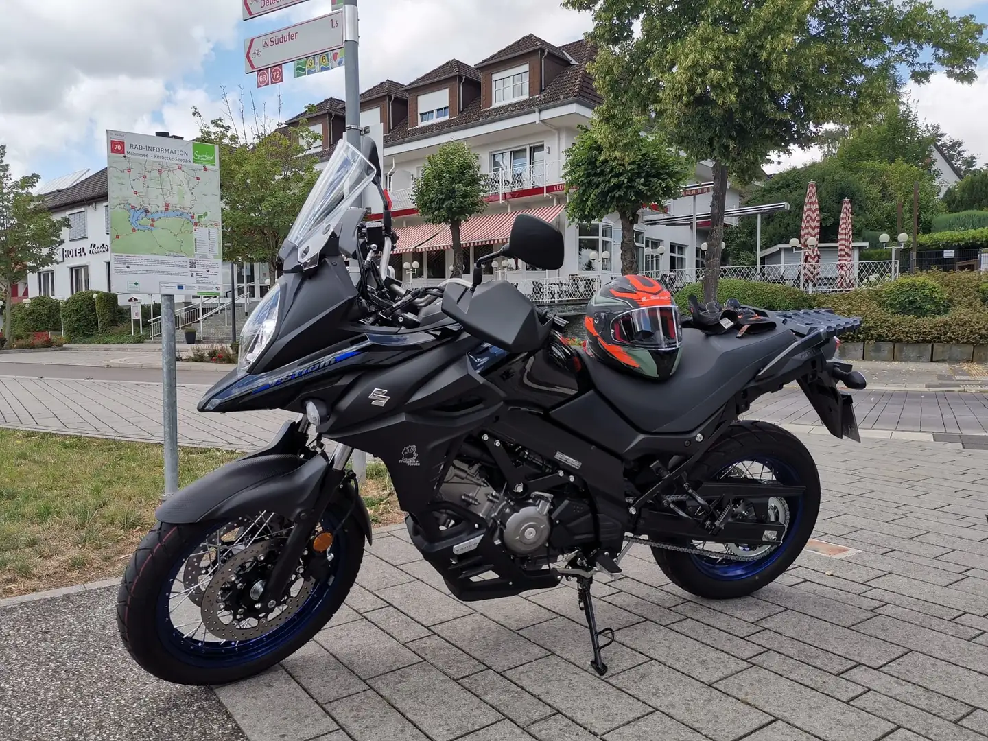 Suzuki V-Strom 650 XT Schwarz - 1