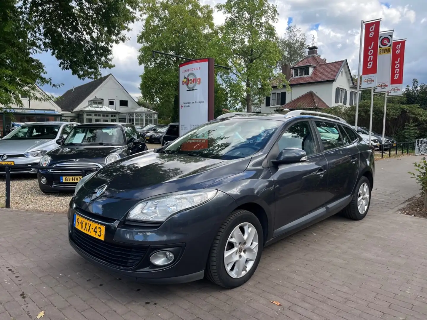 Renault Megane 1.2 TCE EXPRESSION / NAVI / CRUISE CTR. / TREKHAAK Gris - 1