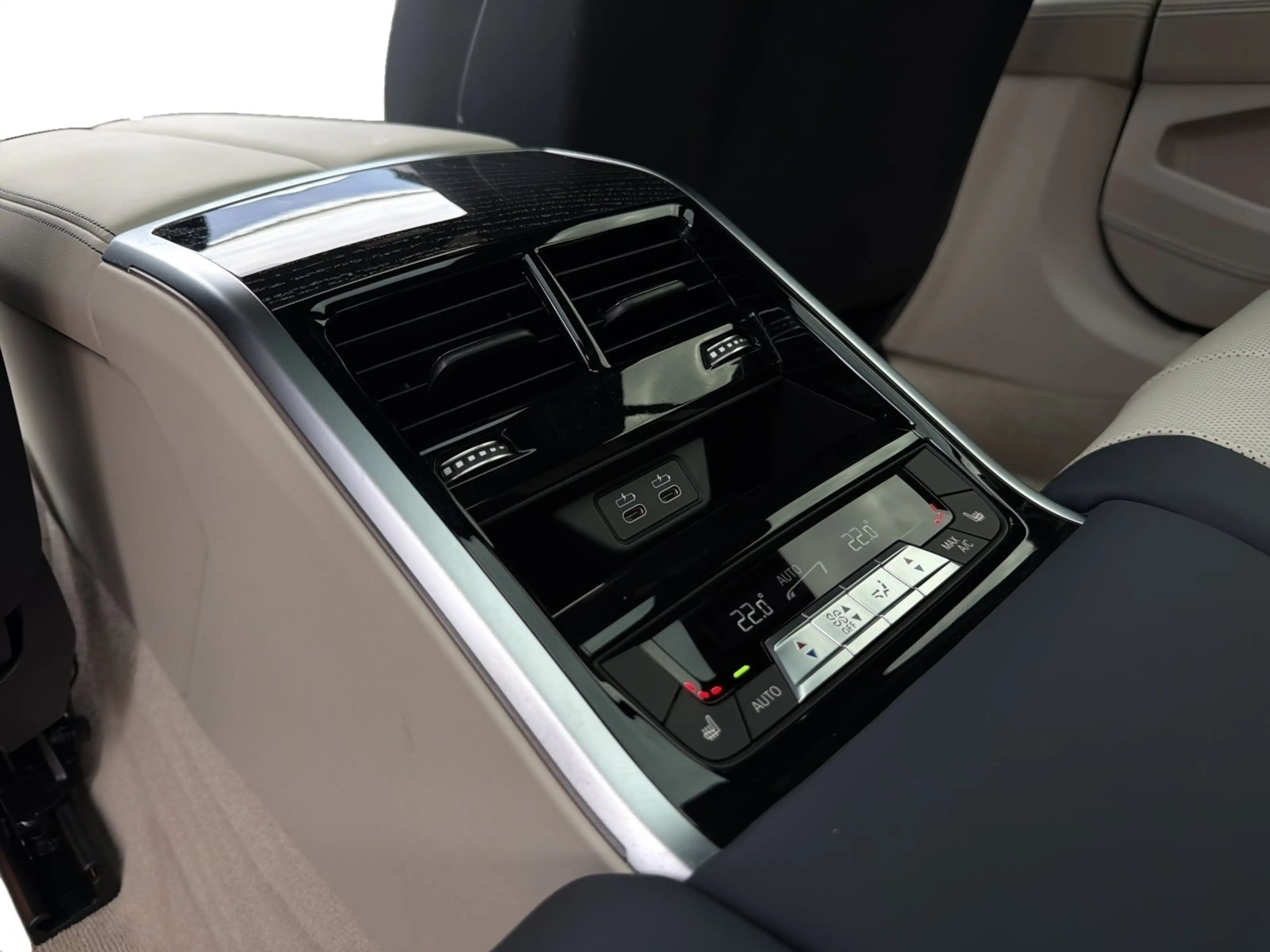 BMW 840 d xDrive Gran Coupé LASER 360° STANDHZ PANO — photo 21