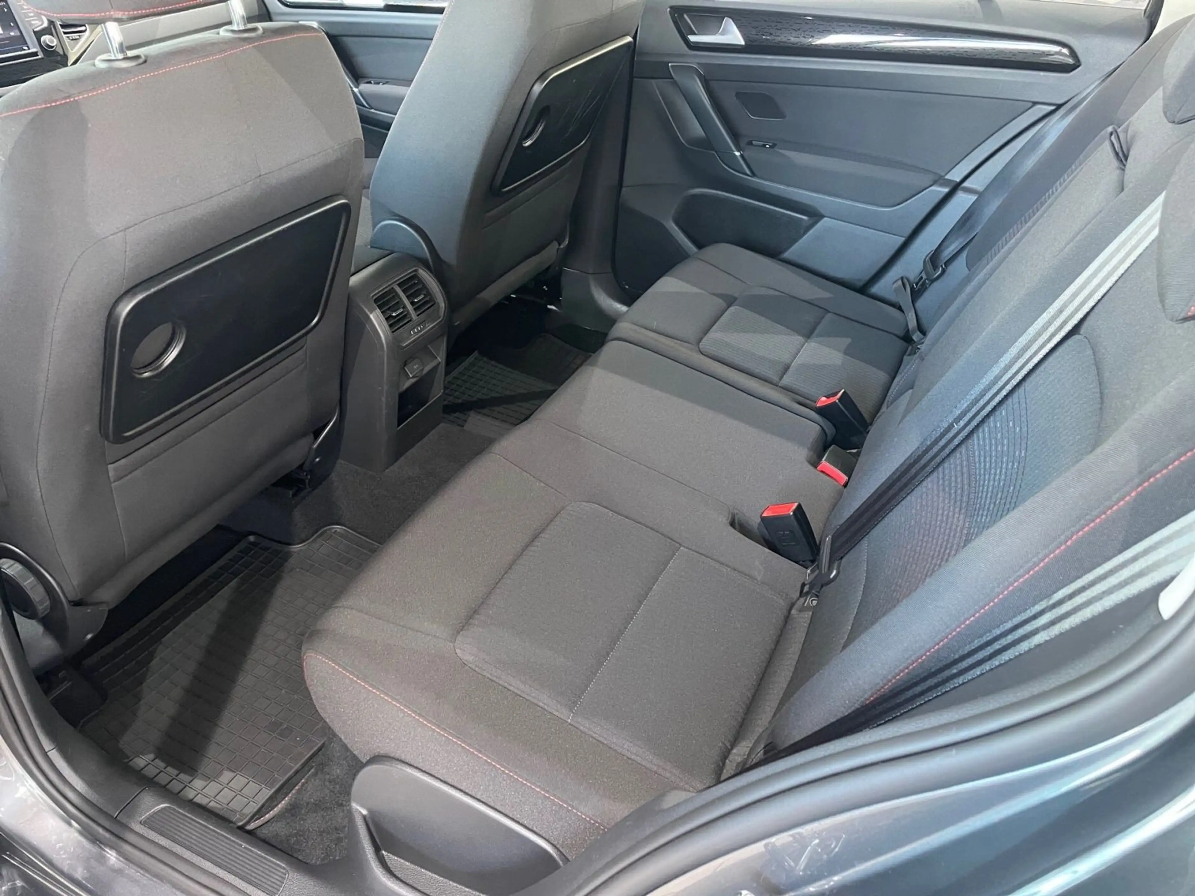 Volkswagen Golf Sportsvan Sound 1,4 l TSI 92 kW DSG — photo 13