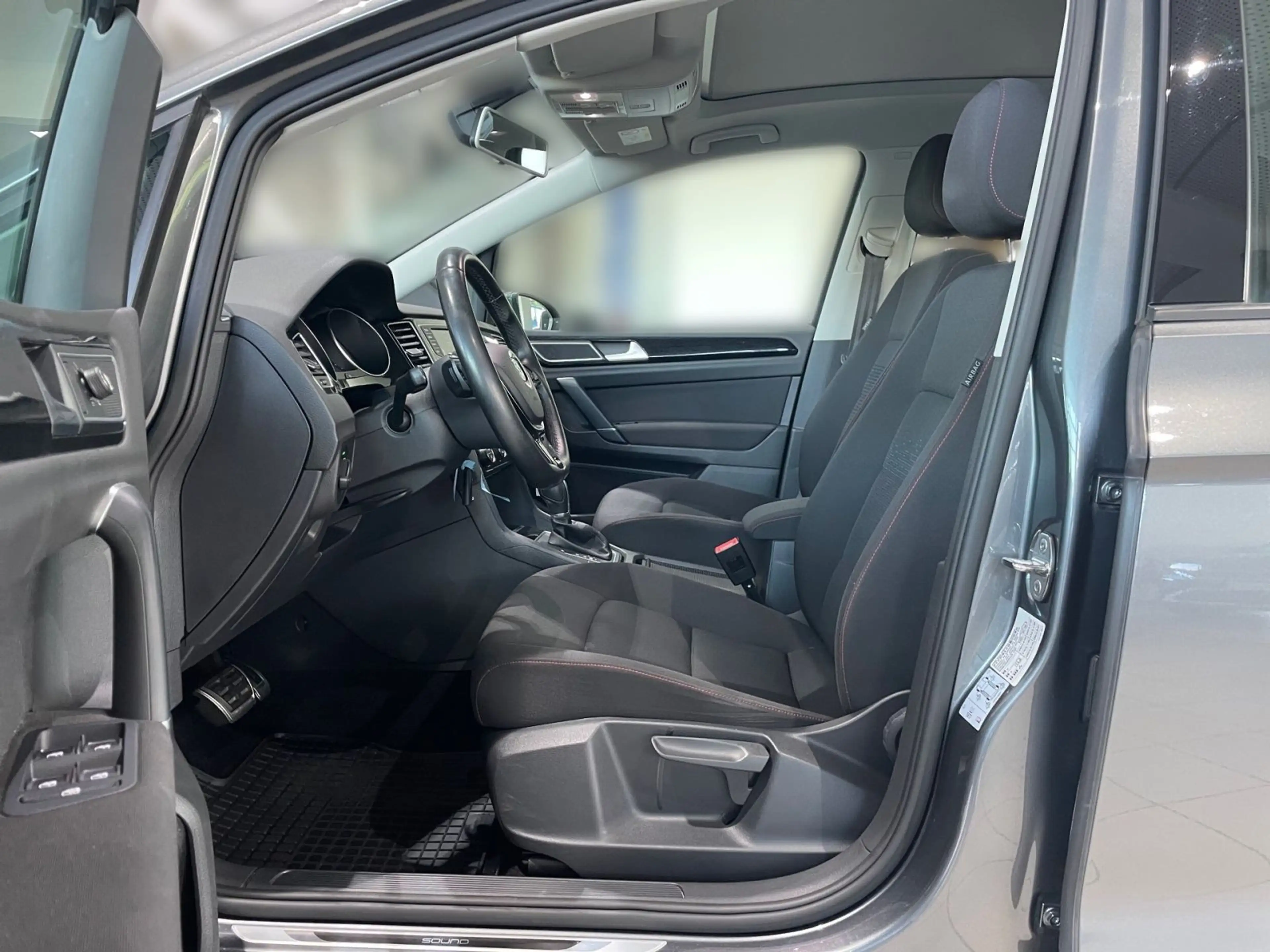 Volkswagen Golf Sportsvan Sound 1,4 l TSI 92 kW DSG — photo 7