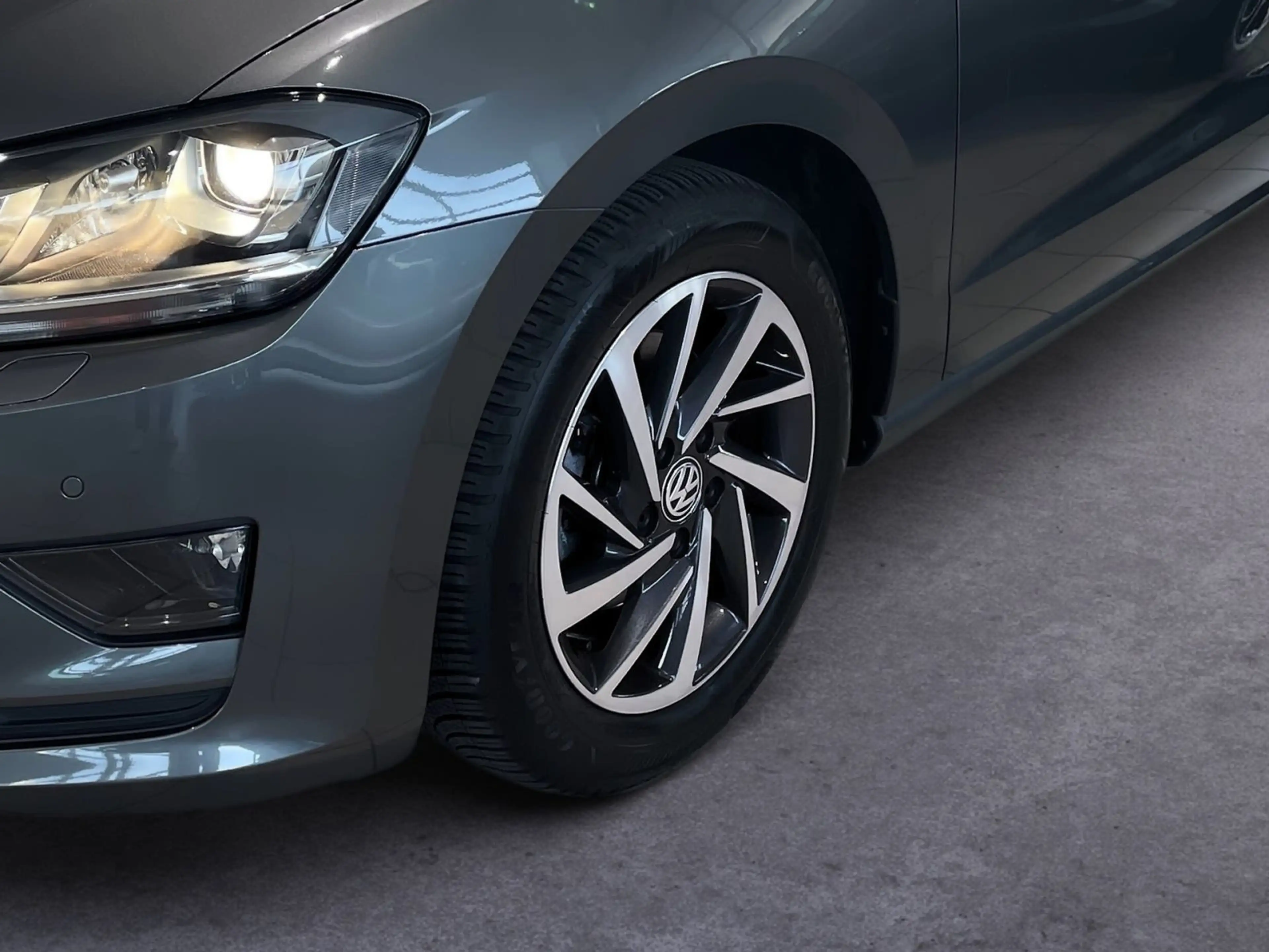 Volkswagen Golf Sportsvan Sound 1,4 l TSI 92 kW DSG — photo 6