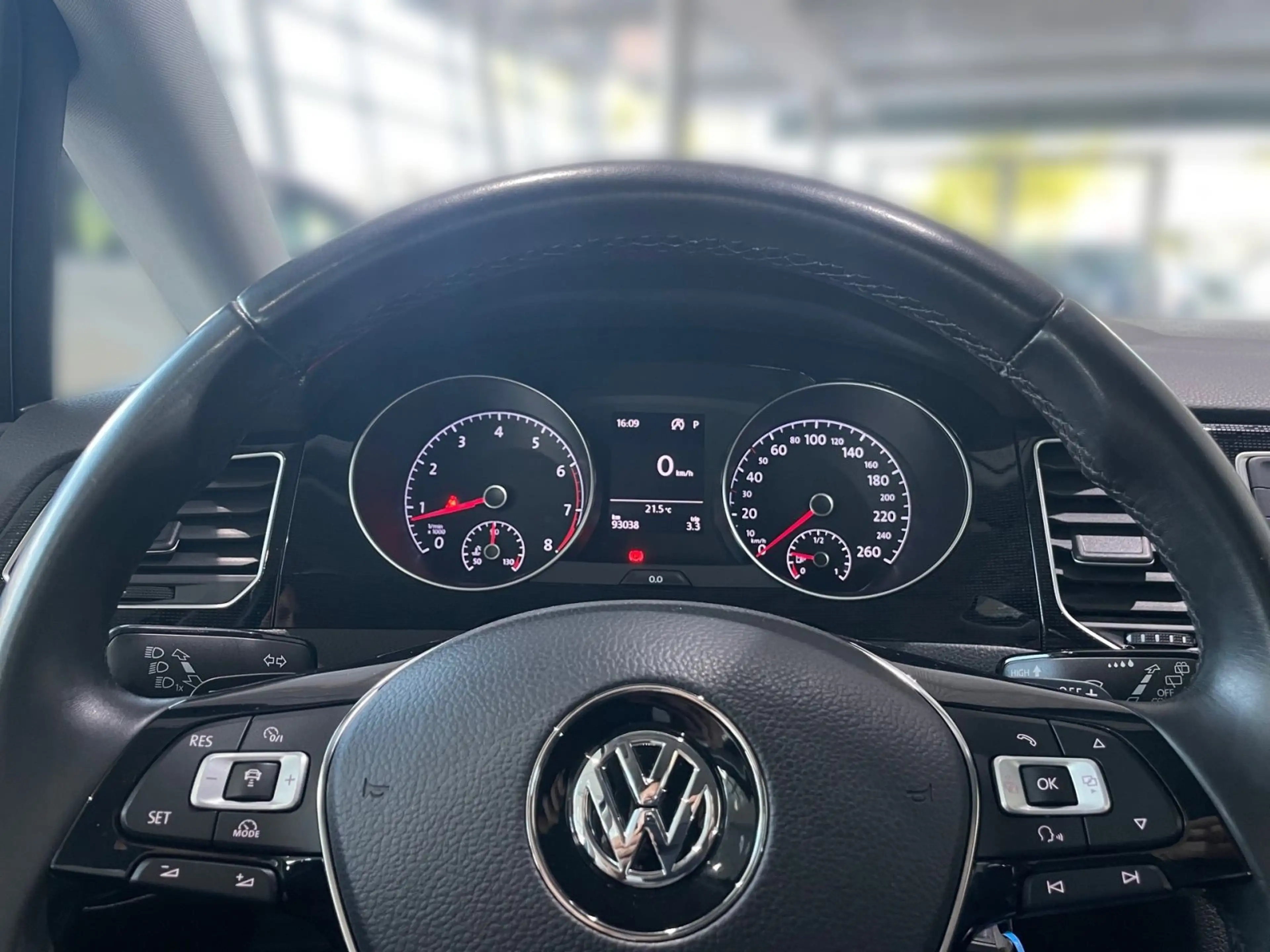 Volkswagen Golf Sportsvan Sound 1,4 l TSI 92 kW DSG — photo 8