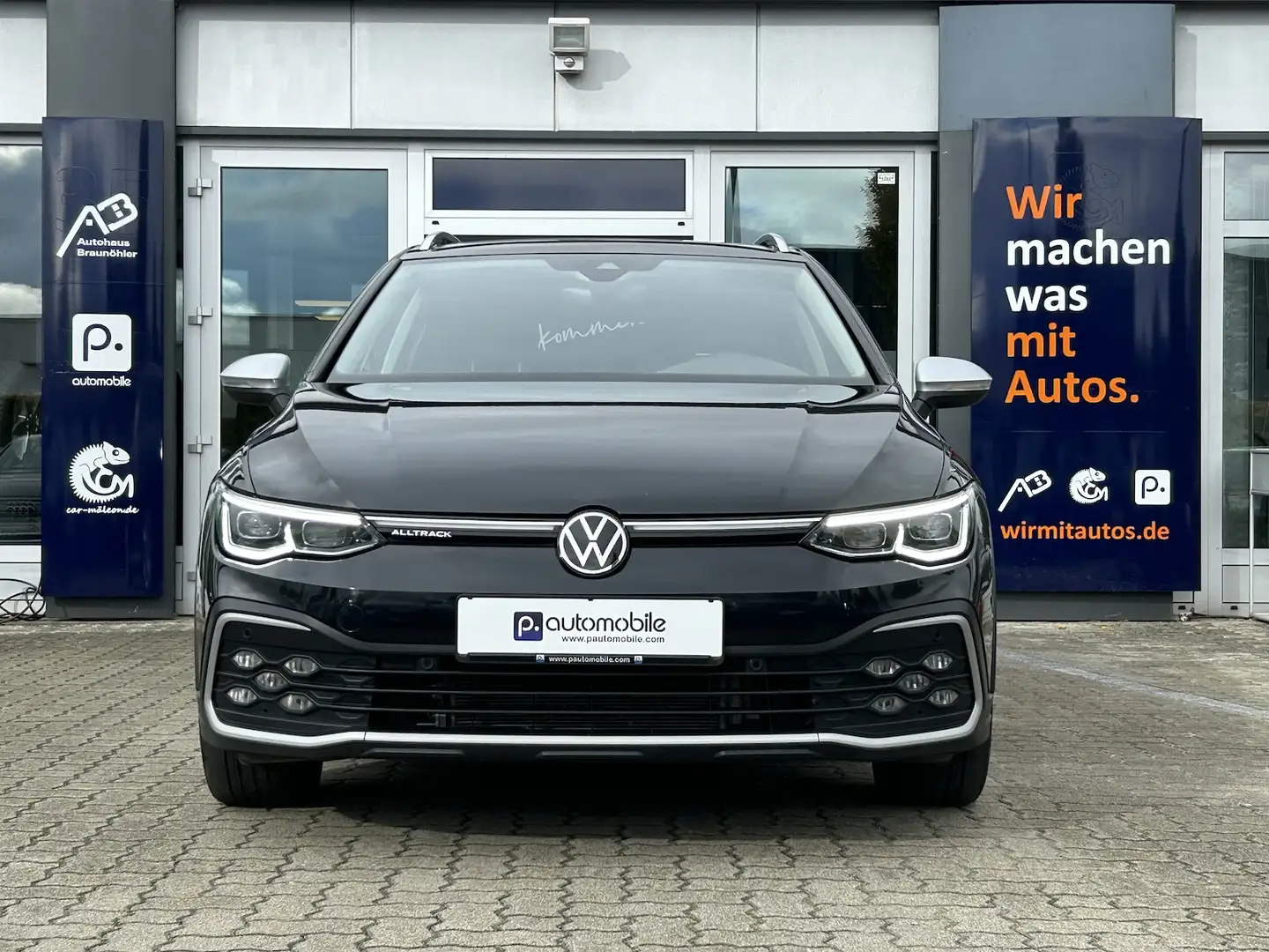 Volkswagen Golf Variant VIII 2.0 TDI DSG*AHK*PANO* Zwart - 1