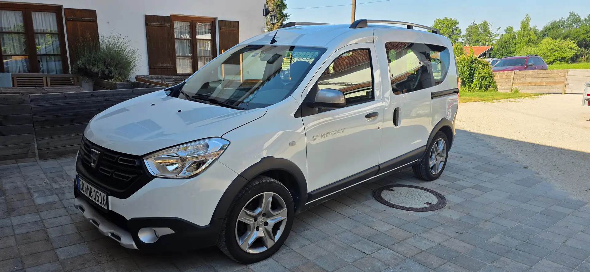 Dacia Dokker Dokker Blue dCi 95 Stepway Plus Weiß - 1