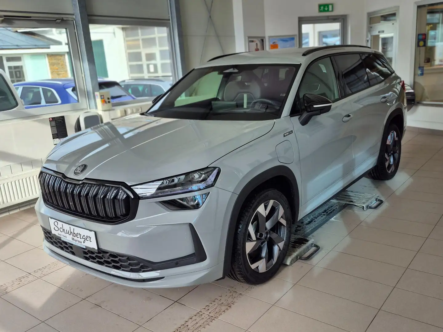 Skoda Kodiaq 1.5 TSI iV 150 kW Sportline Grau - 2