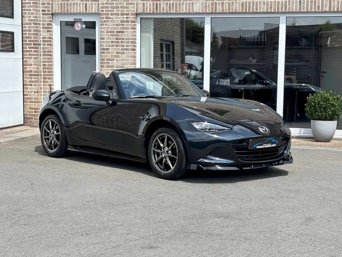 Mazda MX-5 MX-5 1.5 ND SKYCRUISE / 15000km / 12m waarborg Noir - 1