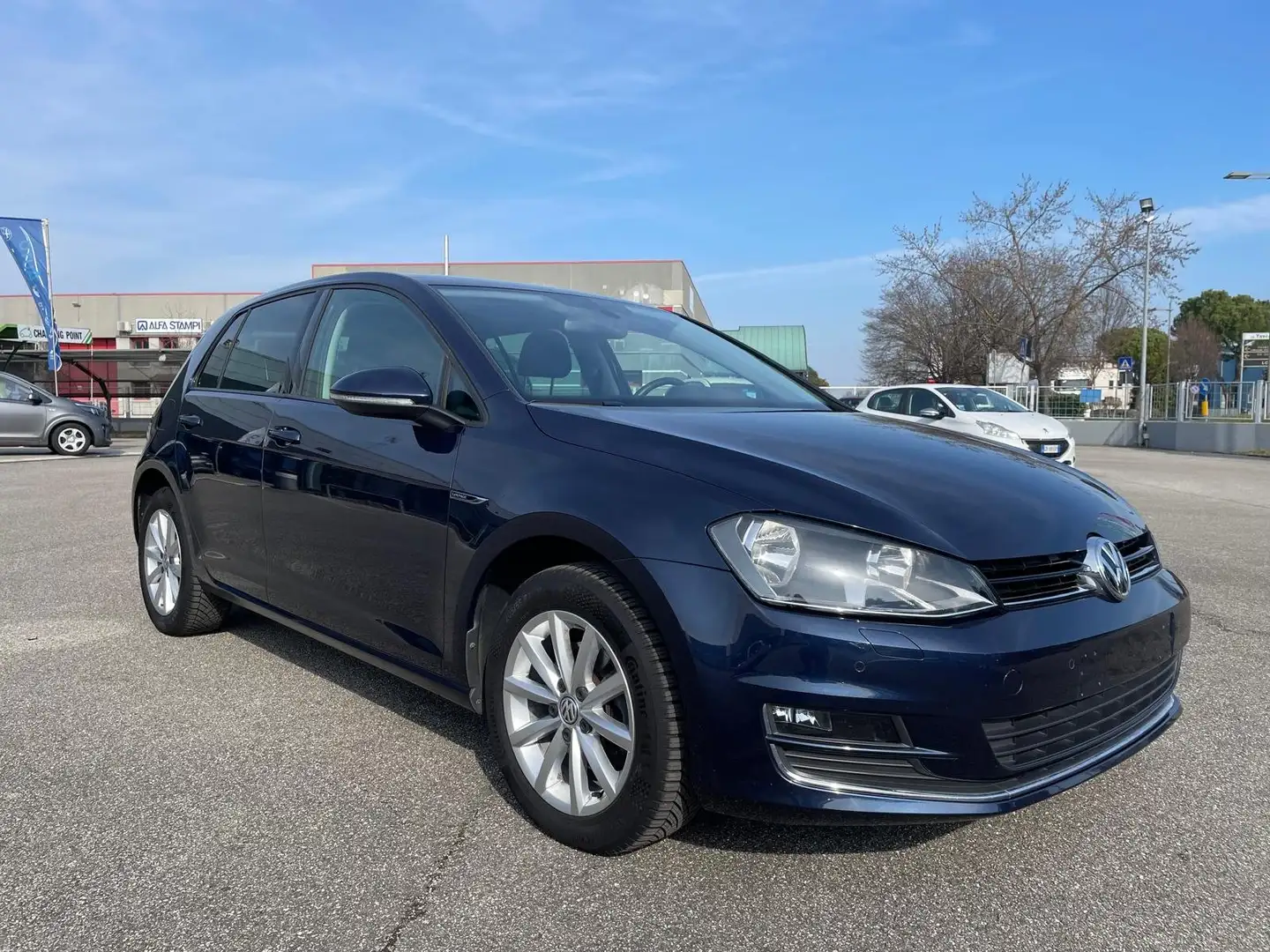 Volkswagen Golf 5p 1.6 tdi LOUNGE 110cv E6 Bleu - 2