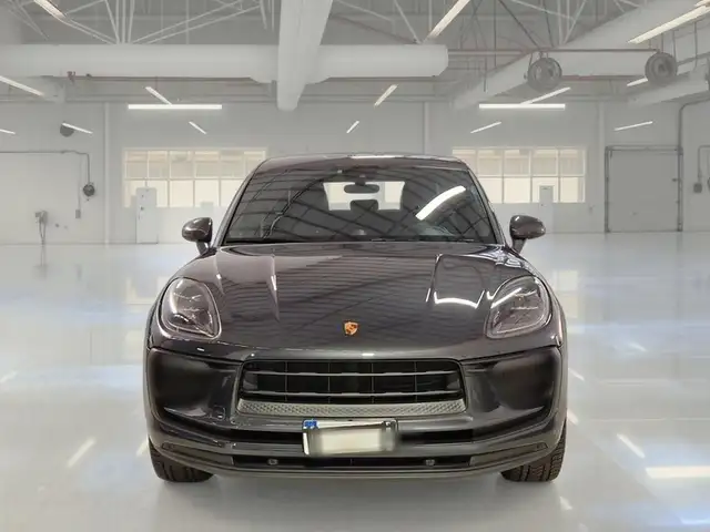 Porsche Macan view 2
