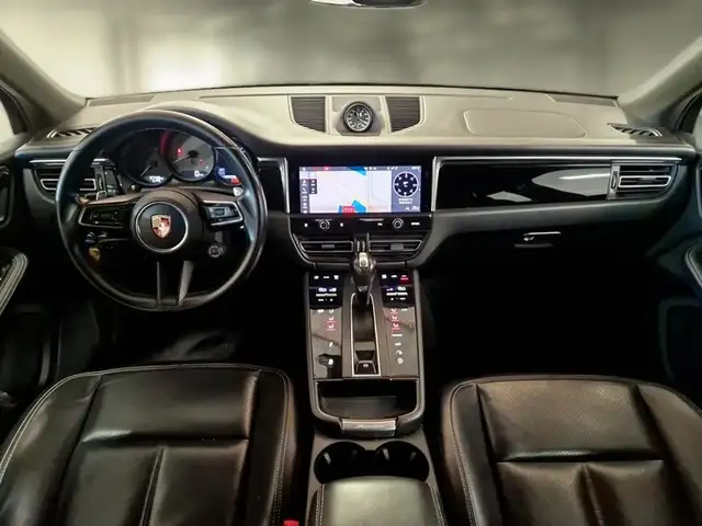 Porsche Macan view 7