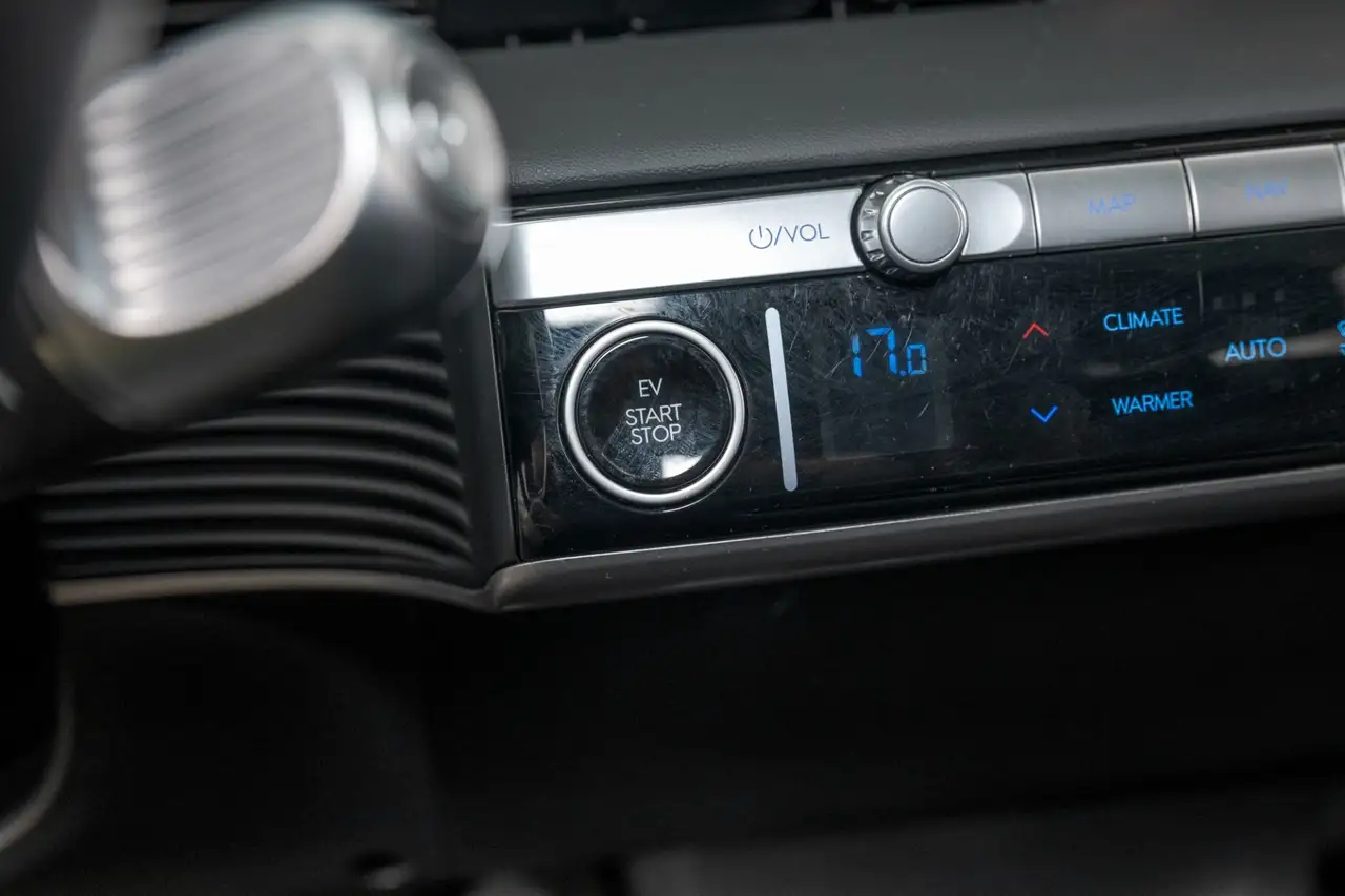 Hyundai IONIQ 5 photo Hyundai IONIQ 5