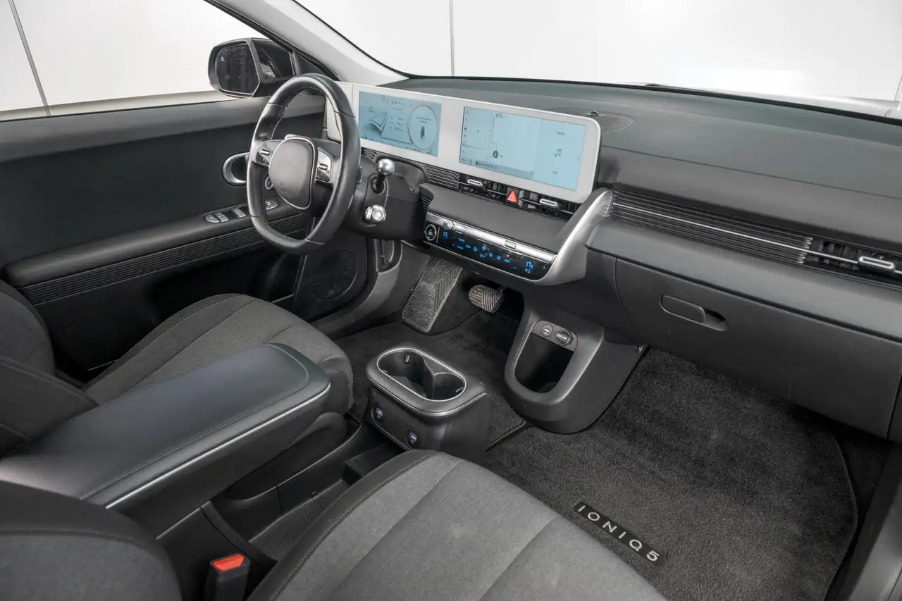 Hyundai IONIQ 5 photo Hyundai IONIQ 5