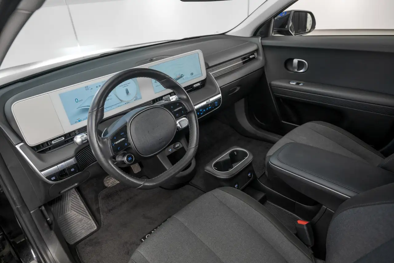 Hyundai IONIQ 5 photo Hyundai IONIQ 5